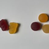 50mgと65mgを並べた“濃度比較”写真